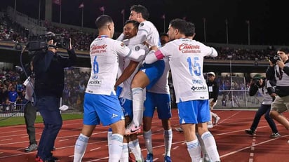 Cruz Azul le pega a Pumas a domicilio y es más líder que nunca