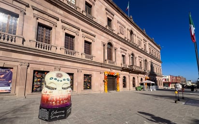 Día de Muertos: El Paseo Capital y la Plaza de Armas, famosos por sus esculturas de osos negros, reciben una nueva y colorida transformación