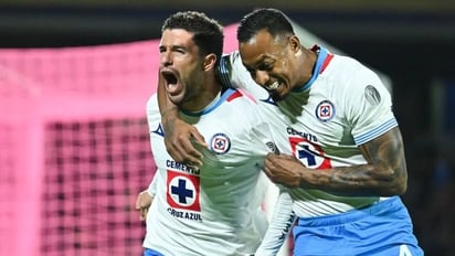 deportes: Cruz Azul sumó una nueva victoria contra Pumas y alcanzó las 37 unidades en el torneo