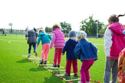 SALUD: ¿Quién fue Jean Piaget y cómo su investigación en el desarrollo infantil cambió nuestra comprensión sobre el aprendizaje? 