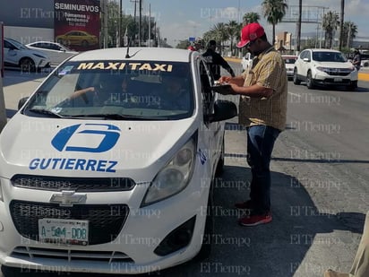 transporte taxis: Los operativos de revisión a automovilistas para detectar placas vencidas, es también aplicado a todo tipo de transporte.