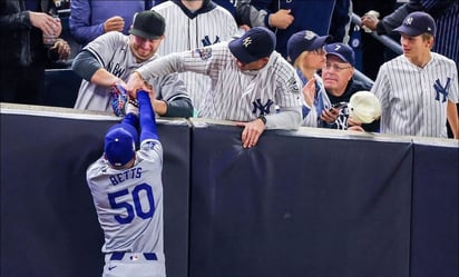 Serie Mundial : Los Dodgers tenían ventaja de dos carreras en ese momento tras un jonrón de dos anotaciones de Freddie Freeman.