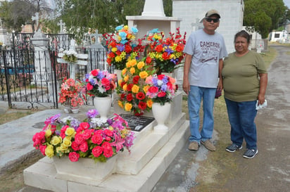 Día de Muertos: Reflexiones sobre el Día de Muertos y la importancia de honrar a los seres queridos