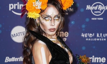 Danna se transforma en una Catrina y sorprende en fiesta de Halloween de Heidi Klum