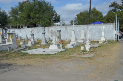 gastos funerarios : El inevitable precio de la muerte; ¿entierro o cremación?