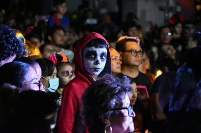 Día de Muertos: La Alumbrada 2024: Monclova honra a sus difuntos en una noche de luz, tradición y nostalgia