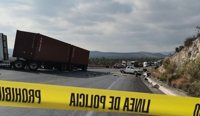 Accidente : La FGE inició las diligencias en el lugar para investigar las causas del accidente.