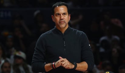 deportes: El coach del Miami Heat, Erik Spoelstra, destacó el gram ambiente que se vivió en la Arena Ciudad de México en el juego de la NB