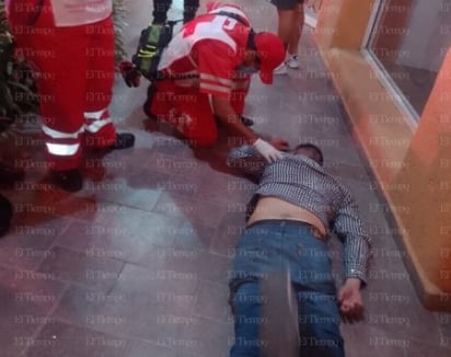 policiaca: El trasnochador fue llevado a un hospital.