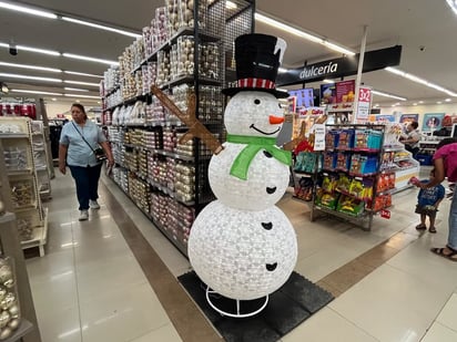 Monclova se adelanta a la Navidad: los comercios ya exhiben su mercancía