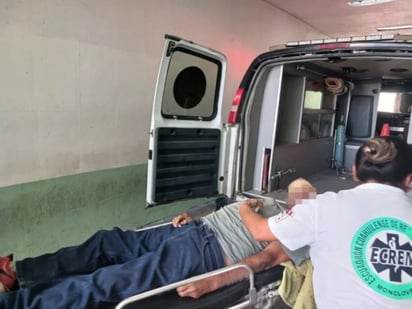 Policiaca : El hombre fue llevado de urgencia a la clínica 7 del IMSS.