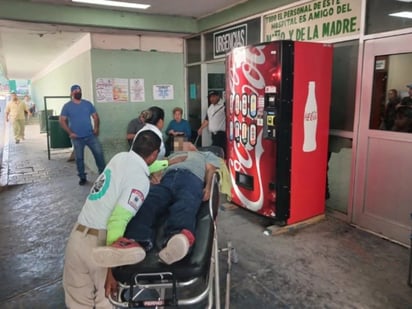 Policiaca : El hombre fue llevado de urgencia a la clínica 7 del IMSS.