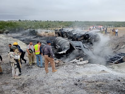 policiaca: Fue necesario esperar a que el equipo de bomberos lograra enfriar el área y despejar la zona.