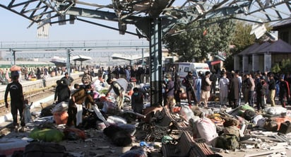 Ataque: Ejército de Liberación de Baluchistán (BLA) se atribuye el ataque en la estación de tren en Pakistán. 