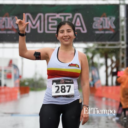 Fernanda Arguijo de La Pandilla, campeona medio maratón Artec 2023