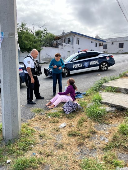 Policiaca : La dama fue llevada a su domicilio por socorristas de GUBC.