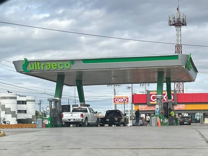 Nigropetenses cruzan a EP por la gasolina más barata