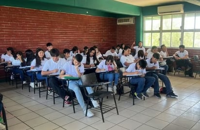 Becas : Se espera que la beca se amplíe a preescolar y primaria en los próximos meses.