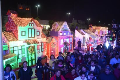 Villa navideña: El evento, que atrae a visitantes locales y foráneos, contará con más máquinas de nieve que en años anteriores.