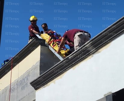 Policiaca : El lesionado fue llevado de urgencia a la clínica 7 del Seguro Social de Monclova.