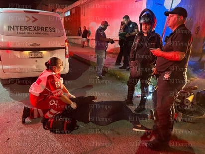 policiaca: Los lesionados fueron auxiliados por socorristas de Cruz Roja.