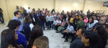 primaria Año de Juárez: Los padres van por delante para evitar que se presenten situaciones como la que se presentó en la escuela Año de Juárez. 