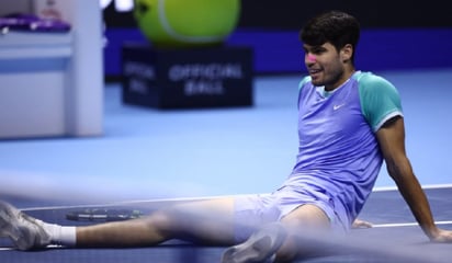 deportes: El tenista español, Carlos Alcaraz no pudo contra Alexander Zverev y fue eliminado en la fase de grupos de las ATP Finals 2024