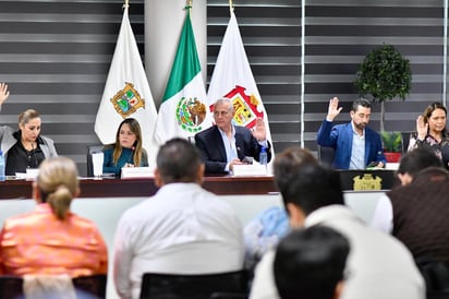 Cabildo: Reconocimiento a bomberos con un incentivo económico de 15 mil pesos por su heroísmo y perseverancia.