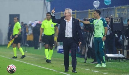 deportes: La prensa de Honduras asegura que Javier Aguirre es responsable de la agresión que sufrió ya que agredió con señas a los aficion