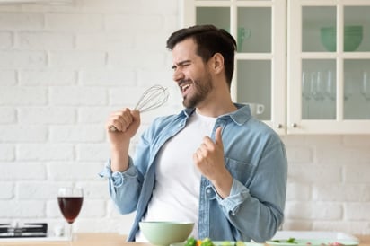 SALUD: ¿Sabías que cantar cuando estás solo puede ser una señal clave de tu bienestar emocional?