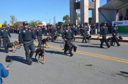 Se luce escuadrón de SSP en desfile de Piedras Negras 