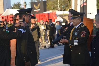 Ascensos obliga a enfrentar mayores retos y sacrificio: La alcaldesa Norma Treviño resaltó la tranquilidad y seguridad en Piedras Negras, gracias al apoyo del Ejército y el gobierno 