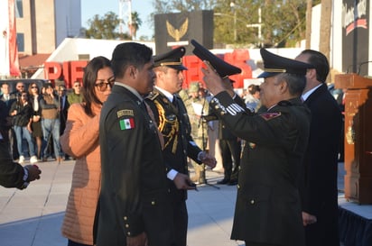 Ascensos obliga a enfrentar mayores retos y sacrificio: La alcaldesa Norma Treviño resaltó la tranquilidad y seguridad en Piedras Negras, gracias al apoyo del Ejército y el gobierno 