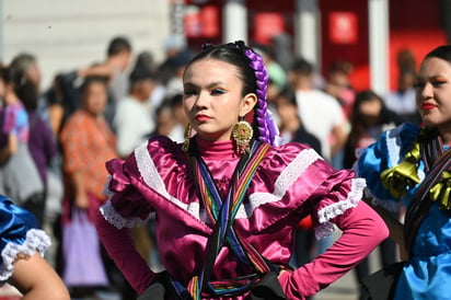 Los monclovenses viven la Revolución Mexicana   del desfile