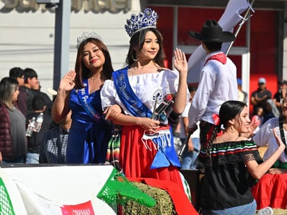 Los monclovenses viven la Revolución Mexicana   del desfile