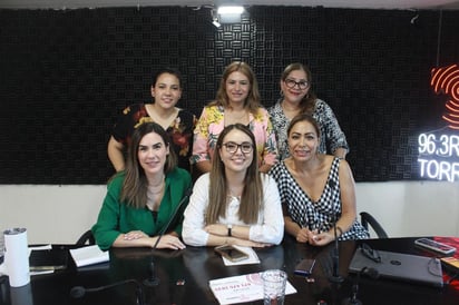 programa : Las mujeres son protagonistas en el espacio, abordando temas cotidianos con un enfoque cercano.
