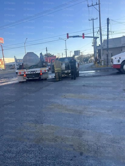 policiaca: Conductor logra controlar las llamas con un extintor.