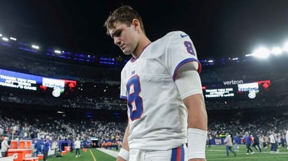 deportes: Los Giants anunciaron este viernes que han accedido al pedido de Daniel Jones de dejarlo salir del equipo.