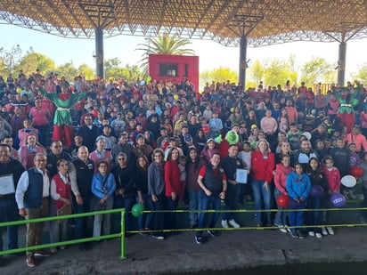 Monclova: En el evento, se ofrecieron premios, comidas típicas de las posadas mexicanas y múltiples juegos infantiles.