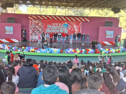 Monclova: En el evento, se ofrecieron premios, comidas típicas de las posadas mexicanas y múltiples juegos infantiles.