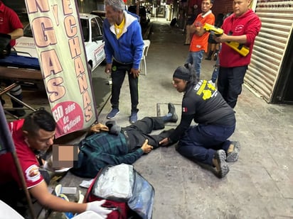 Policiaca : Testigos reportan que fue empujado, cayendo y sufriendo heridas en la cabeza.
