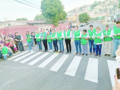 El gobernador Manolo entrega programa de obra y recarpeteo en Torreón, Coahuila