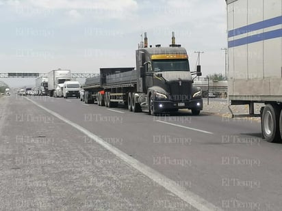 Transportistas: Al escasear la demanda de su servicio en la región Centro, los transportistas se fueron a otros sitios a operar.