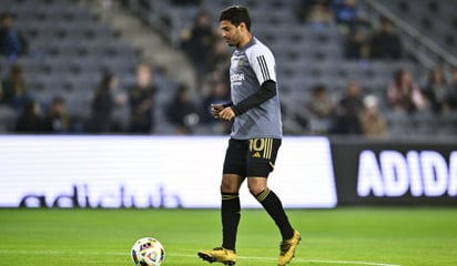 deportes: Carlos Vela, futbolista mexicano, regresó en el mes de septiembre a Los Ángeles, pero el club rechazó una renovación de contrato