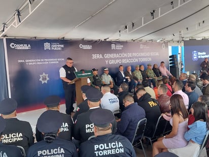 Academia Policíaca: El director de la Academia de Policía explicó que de los 80 elementos graduados, 40 se incorporan al área de Proximidad Social.