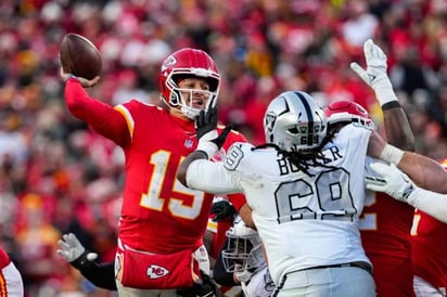 deportes: Patrick Mahomes y compañía siguen sin convencer, pero lograron otra dramática victoria