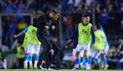 deportes: El técnico del Cruz Azul, Martín Anselmi motivo a sus jugadores tal y como lo hizo en Qatar la selección de Argentina