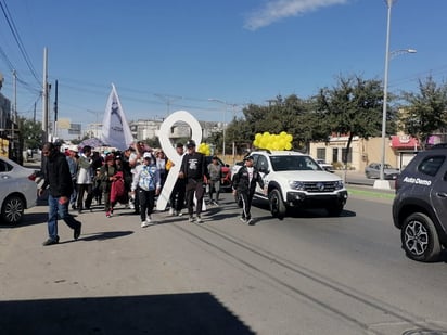 marcha : Más de 200 participantes en la marcha recorrerieron 7.8 kilómetros del Cristo de la Bartola a Cristo del Consuelo.