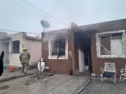 incendio : Los bomberos controlaron el fuego a tiempo, evitando daños mayores y afectaciones a casas cercanas.
