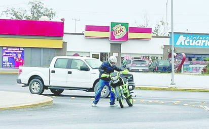 Motociclistas deben cuidar su seguridad